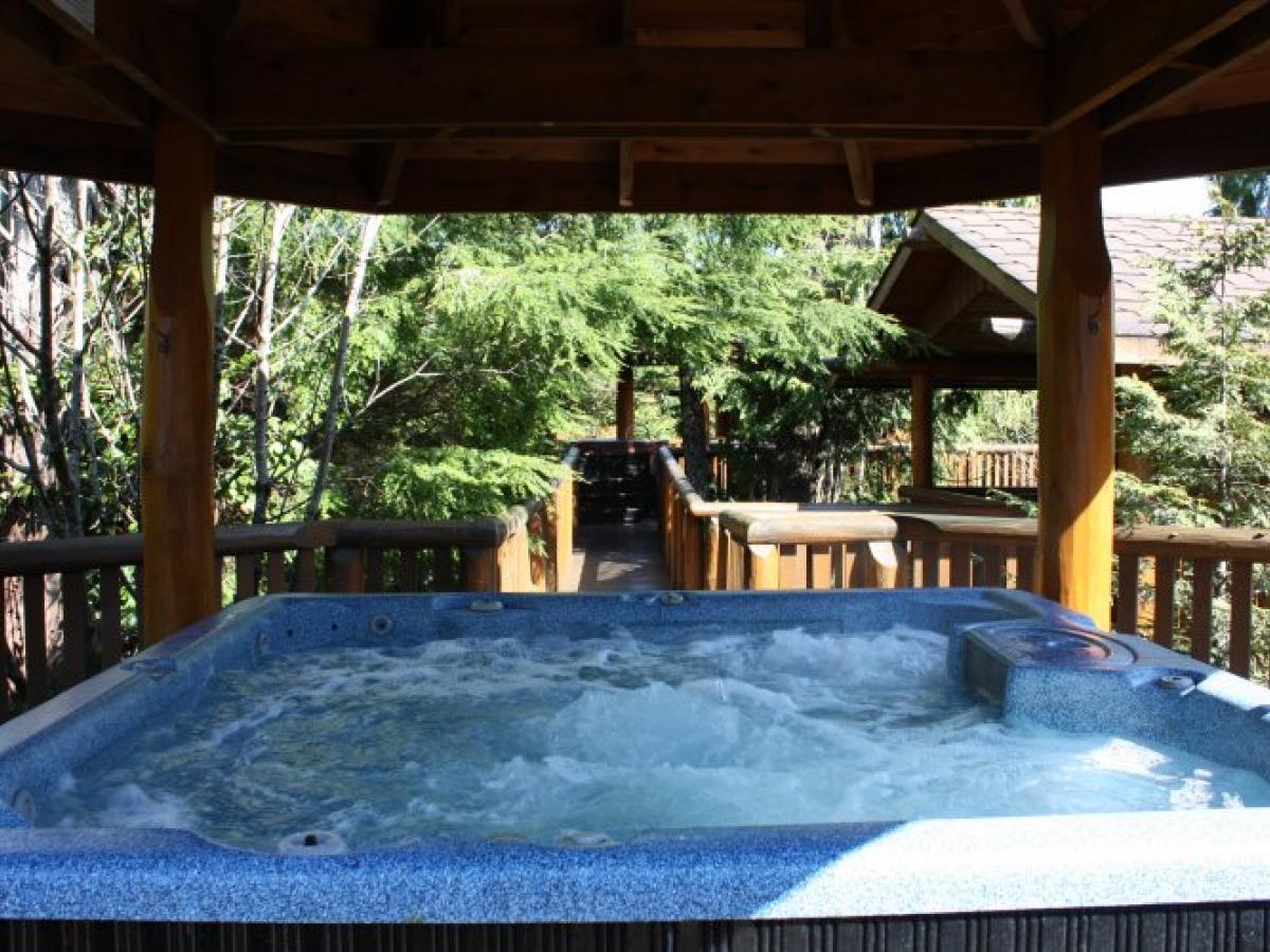 Hot tub