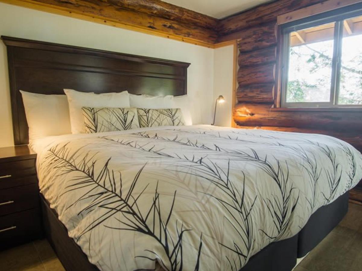 Cabin 2 | Crystal Cove Beach Resort